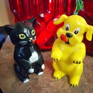 Vintage F & F Plastic Black Cat and Yellow Dog Salt And Pepper Shakers
